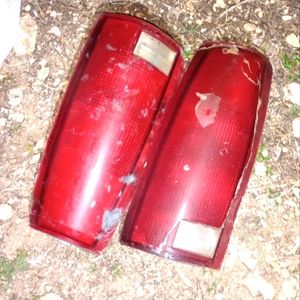 Set/pair Tail Lights. Fits 90-00 CHEVROLET 2500 PICKUP
